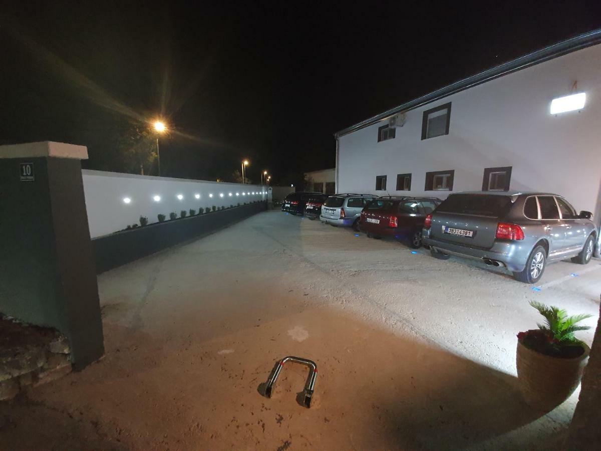 Jeli Apartments ستاريغغاد باكلينتسا المظهر الخارجي الصورة